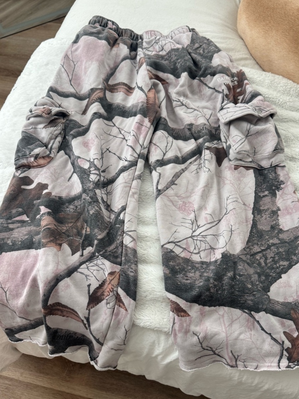 DARC SPORT Camo Tree Print Cargo Lounge Pants in Soft Pink and Gray